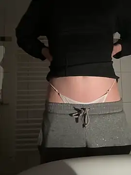 Snapshot of Jamilo_young chatting on October 1, 10:38 pm Jamilo young online show from October 1, 10:38 pm