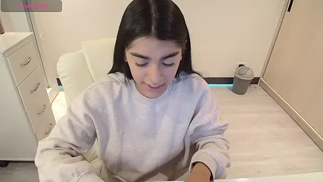 amarasilk  online show from January 9, 2:14 am