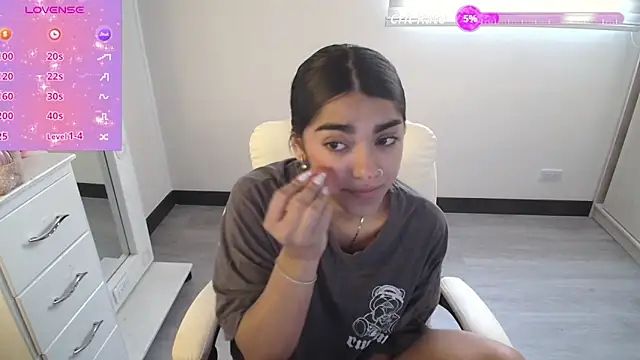 amarasilk  online show from February 12, 7:20 pm