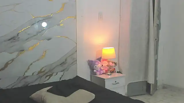 Snapshot of johan_miller0 chatting on November 7, 3:50 am johan miller0 online show from November 7, 3:50 am