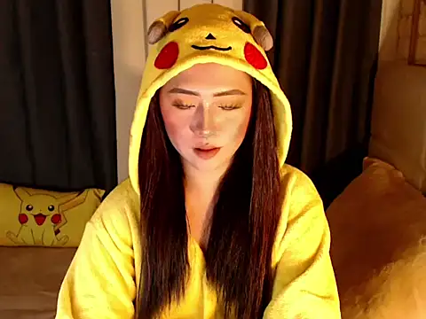 yourdevilsweettsx online show from April 7, 12:38 pm