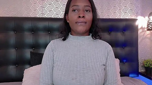 NaiaraMasson  online show from April 1, 12:17 pm