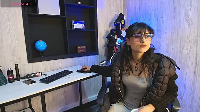 LilyRouset online show from October 20, 3:01 pm