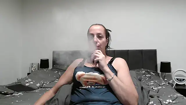 Snapshot of ShawtLana chatting on October 25, 9:31 pm ShawtLana online show from October 25, 9:31 pm