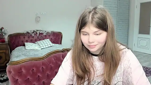 Snapshot of Lilly_Jess chatting on December 19, 11:34 pm Lilly Jess online show from December 19, 11:34 pm