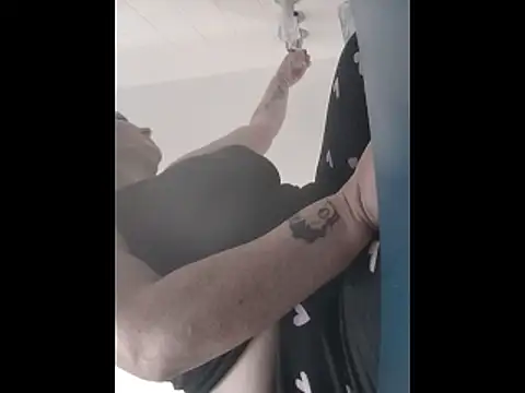 nakedgarbageperson online show from October 28, 1:03 pm