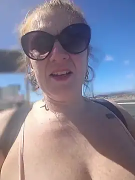 nakedgarbageperson online show from May 18, 10:15 pm
