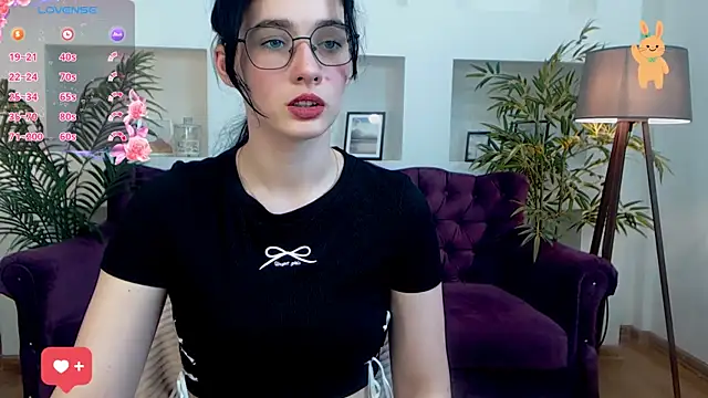 Charming Mysteriousss online show from April 16, 1:34 pm