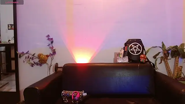 carolinerue online show from September 21, 4:47 am