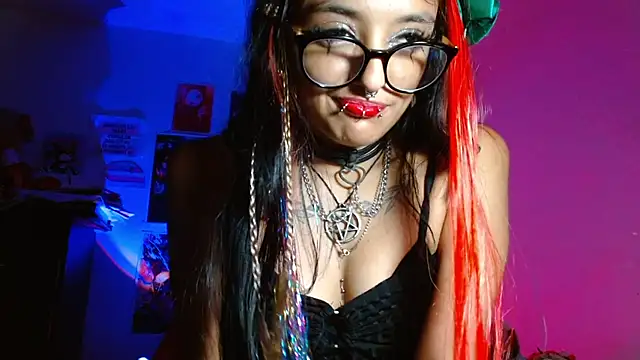 carolinerue online show from October 19, 4:24 am