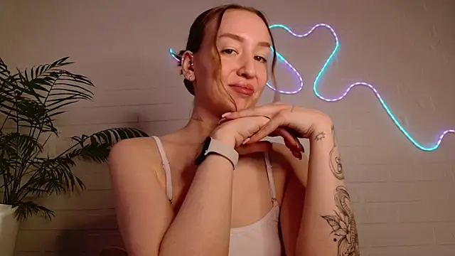 WhitePrincessLuna online show from April 10, 2:11 pm