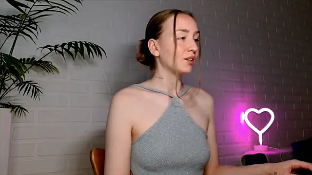 WhitePrincessLuna online show from June 26, 1:37 pm