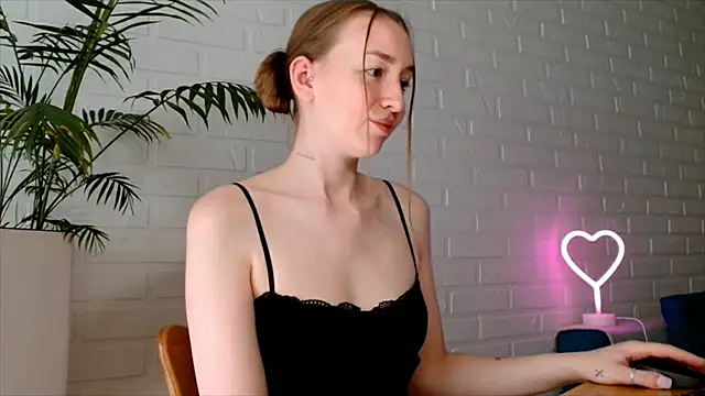 WhitePrincessLuna online show from July 6, 12:35 pm