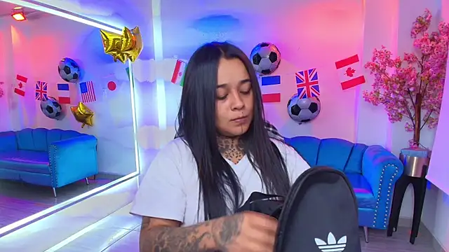 Black roseee online show from July 16, 3:45 am