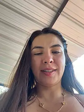 Snapshot of Dakota_Evanns chatting on April 20, 9:05 pm Dakota Evanns online show from April 20, 9:05 pm