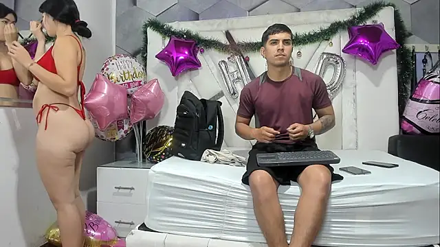 Sarahwalkerr online show from December 5, 8:27 pm