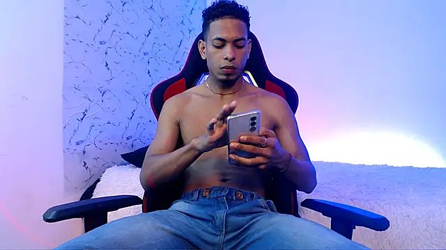 lorian vikel online show from November 26, 9:05 pm