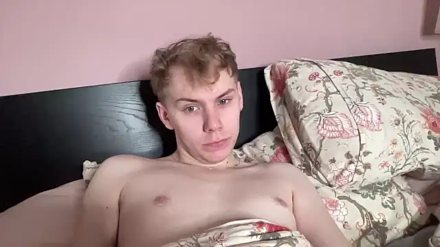 Snapshot of scottishtwink01 chatting on October 22, 1:22 pm scottishtwink01 online show from October 22, 1:22 pm
