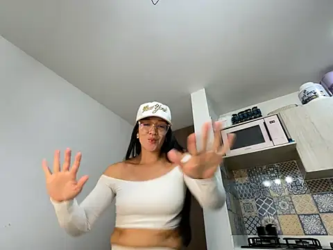 gaby wild fire online show from October 11, 5:33 pm