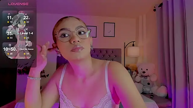 Snapshot of OxanaFedorova1- chatting on May 21, 8:16 pm OxanaFedorova1- online show from May 21, 8:16 pm