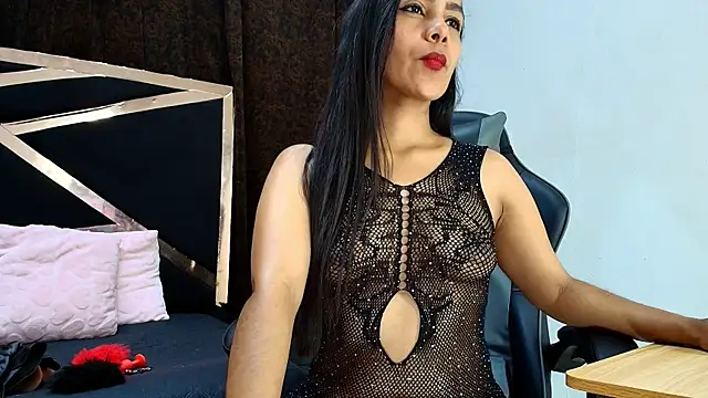 Snapshot of luna_brown7 chatting on October 12, 5:06 am luna brown7 online show from October 12, 5:06 am