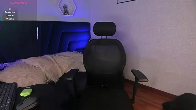 Snapshot of artemis_nyx chatting on November 13, 8:30 pm artemis nyx online show from November 13, 8:30 pm