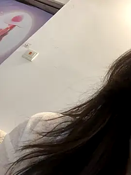 wly2028 online show from October 3, 6:43 am