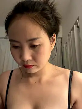 wly2028 online show from October 18, 12:06 pm