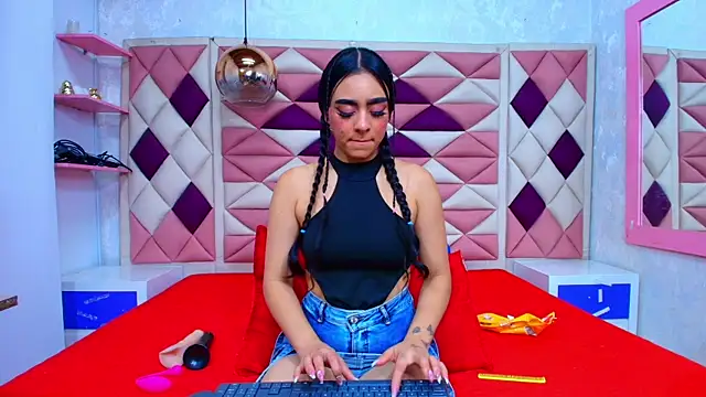 Snapshot of abbyrouss_ chatting on September 14, 3:05 am abbyrouss online show from September 14, 3:05 am