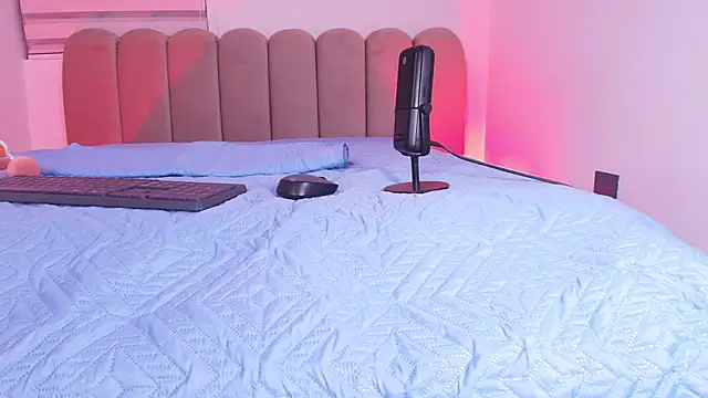 Snapshot of abbyrouss_ chatting on November 21, 3:05 am abbyrouss online show from November 21, 3:05 am