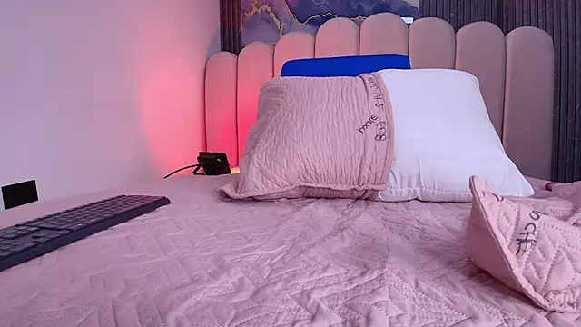 Snapshot of abbyrouss_ chatting on December 2, 3:12 am abbyrouss online show from December 2, 3:12 am