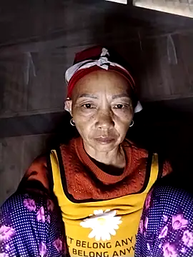 Snapshot of -Xuka-200 chatting on December 16, 12:15 am -Xuka-200 online show from December 16, 12:15 am