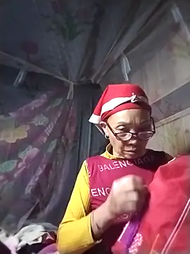 Snapshot of -Xuka-200 chatting on December 22, 1:19 pm -Xuka-200 online show from December 22, 1:19 pm