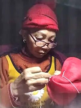 Snapshot of -Xuka-200 chatting on January 6, 11:51 pm -Xuka-200 online show from January 6, 11:51 pm