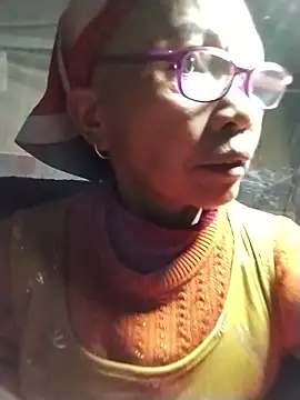 Snapshot of -Xuka-200 chatting on January 10, 9:52 pm -Xuka-200 online show from January 10, 9:52 pm