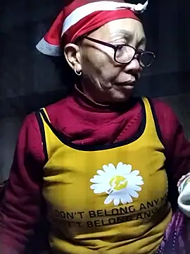 Snapshot of -Xuka-200 chatting on February 4, 11:53 pm -Xuka-200 online show from February 4, 11:53 pm