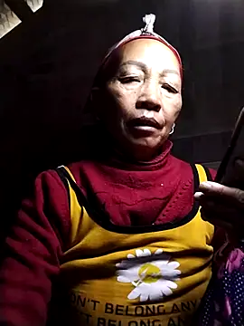 Snapshot of -Xuka-200 chatting on February 6, 2:16 am -Xuka-200 online show from February 6, 2:16 am