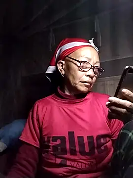 Snapshot of -Xuka-200 chatting on February 22, 11:47 pm -Xuka-200 online show from February 22, 11:47 pm