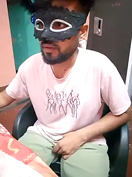 soniriyaa010101 online show from February 9, 5:50 pm