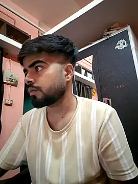 soniriyaa010101 online show from April 5, 9:45 pm