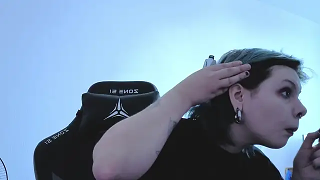 Snapshot of Alice_Zev chatting on September 11, 1:22 pm Alice Zev online show from September 11, 1:22 pm