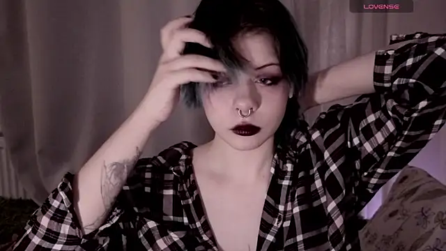 Snapshot of Alice_Zev chatting on December 20, 10:28 pm Alice Zev online show from December 20, 10:28 pm