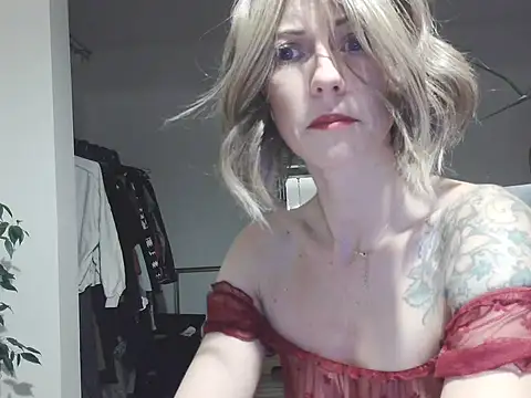 MadMadelin online show from September 22, 1:07 am