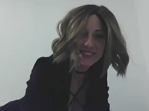 MadMadelin online show from October 6, 12:41 am