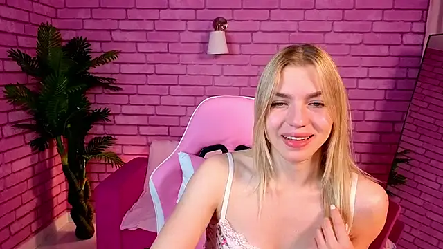 Margo Robbbie online show from October 18, 1:08 am