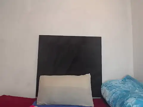 Snapshot of Didienana chatting on September 15, 7:52 am Didienana online show from September 15, 7:52 am