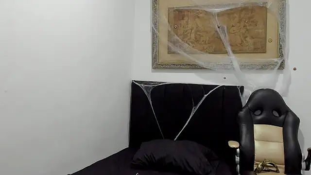 Snapshot of cassian_gold chatting on October 28, 2:37 am cassian gold online show from October 28, 2:37 am