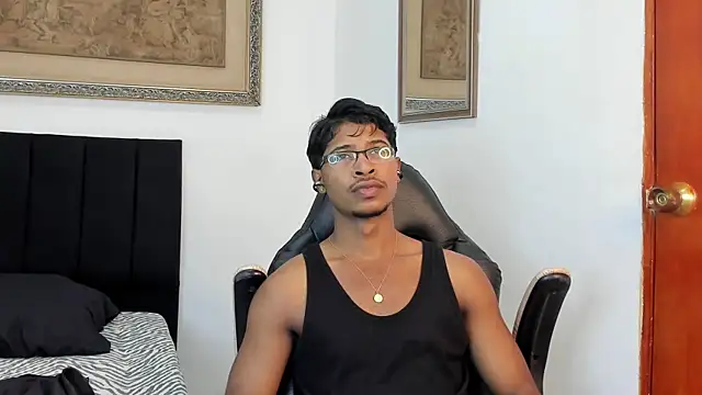 Snapshot of cassian_gold chatting on November 10, 8:30 pm cassian gold online show from November 10, 8:30 pm