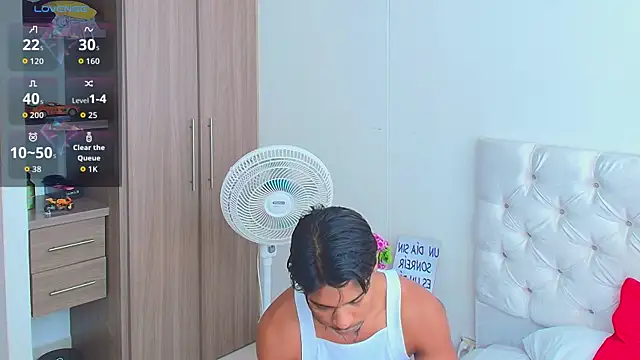 Snapshot of cassian_gold chatting on July 26, 12:45 pm cassian gold online show from July 26, 12:45 pm