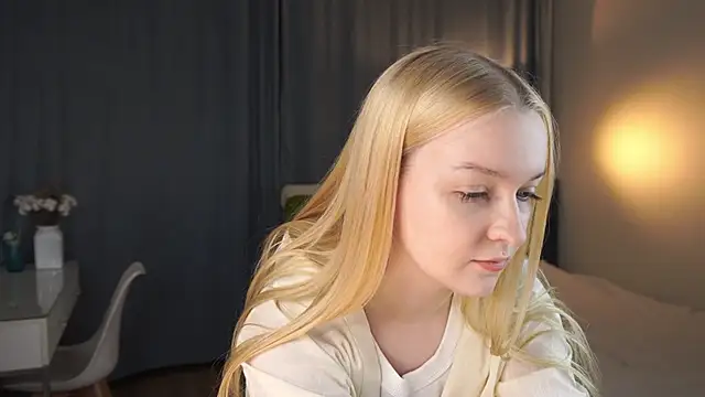 KrishnaSimmons online show from September 13, 7:35 pm